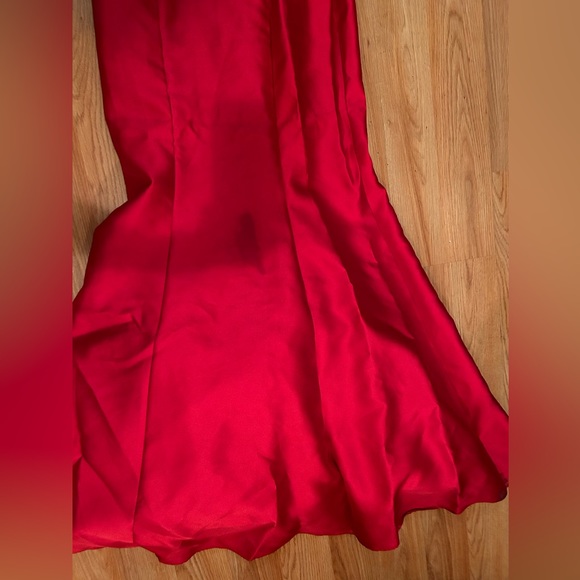 Mermaid red dress size 4 - Picture 10 of 10